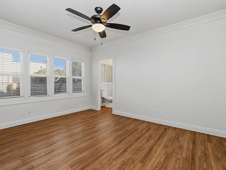 3981 Larchwood Pl — Photo 12