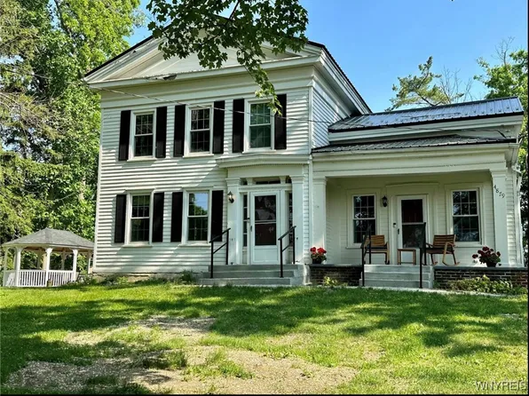 4879 California Rd, Orchard Park, NY 14127