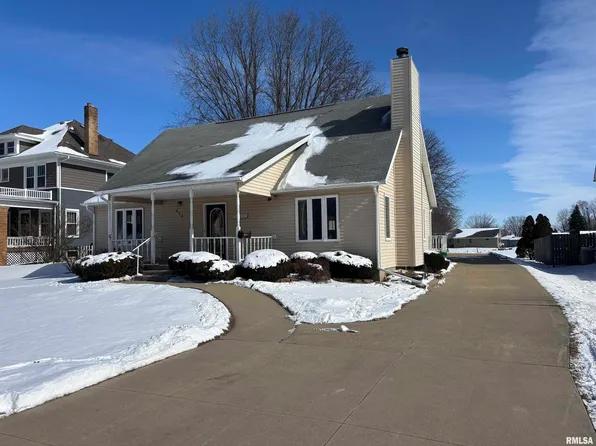 626 3rd Ave, De Witt, IA 52742