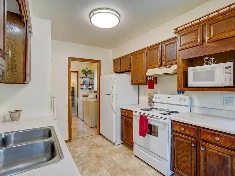 42 Park Heights Ct #3 — Photo 5