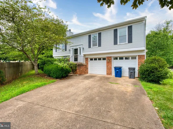 1604 Attorney Ct, Herndon, VA 20170