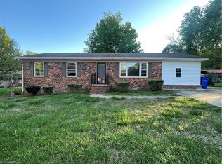 102 Walker Ct, Mebane, NC 27302