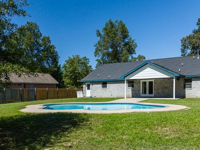 1st image of 19586 Desna Dr