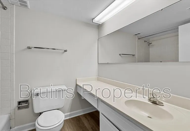 1522 Benjamin Pkwy #C — Photo 18