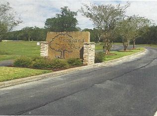 337 Thousand Oaks Dr, Angleton, TX 77515