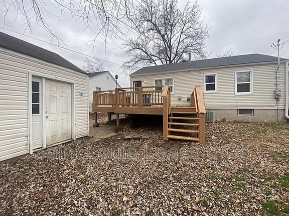 4th image of 3124 Saint Joachim Ln