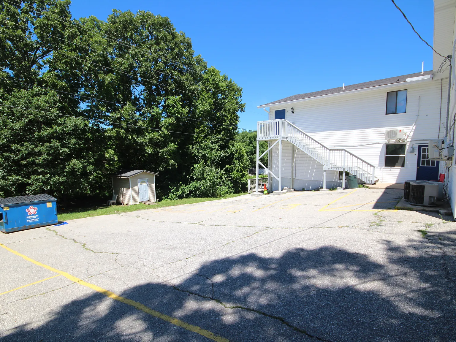 2 bed, 500 sqft, $890 — Photo 2