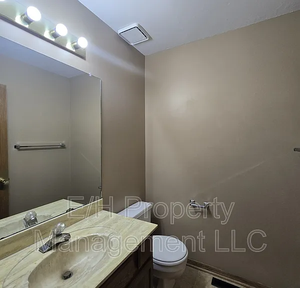 9105 W Westlawn St #1 — Photo 26