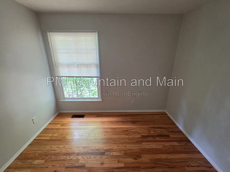 4 Erwin Dr — Photo 24