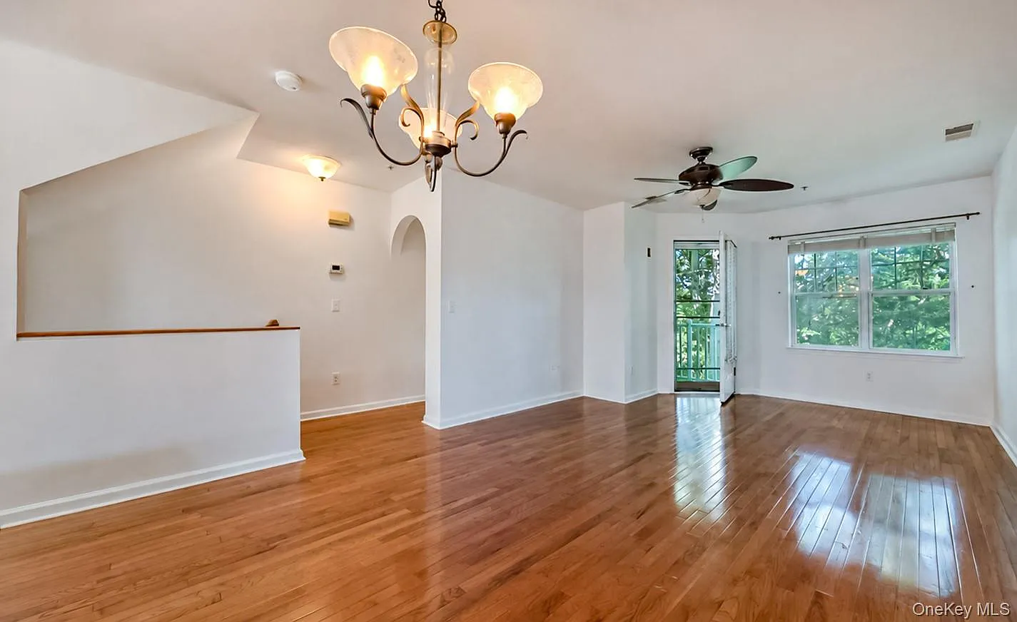 2 bed, 2.5 bath, 1315 sqft, $3,400 — Photo 2