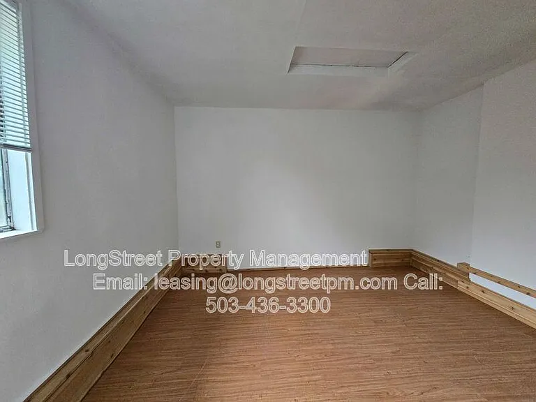 2711 Newton St — Photo 22