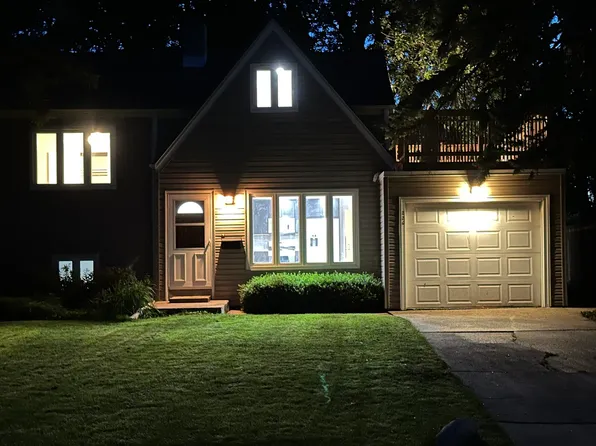 226 N Wisconsin Ave, Villa Park, IL 60181