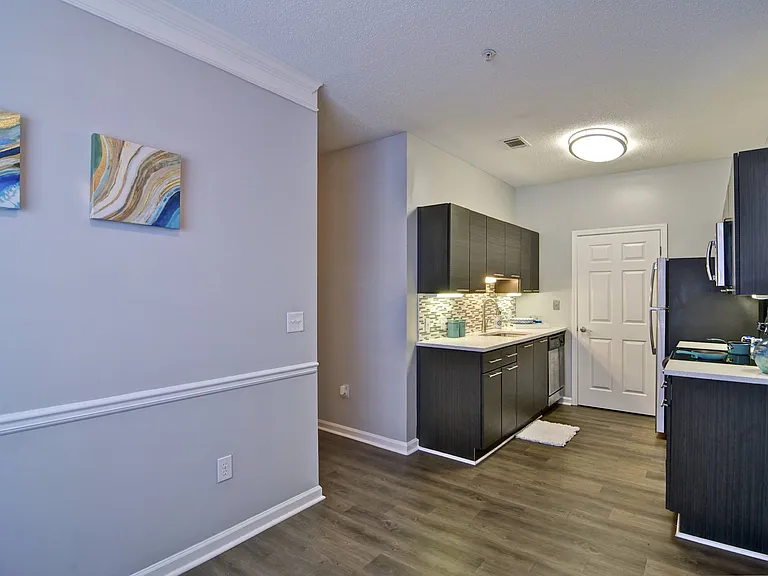 Park Creek Apartments — Photo 10