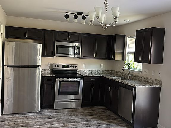 2nd image of 108 Lockewood Ct