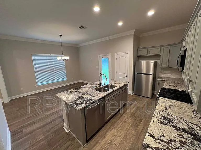 6212 Lake Edge Dr — Photo 8