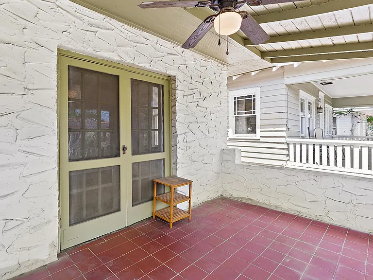 2333 College St #2 — Photo 32