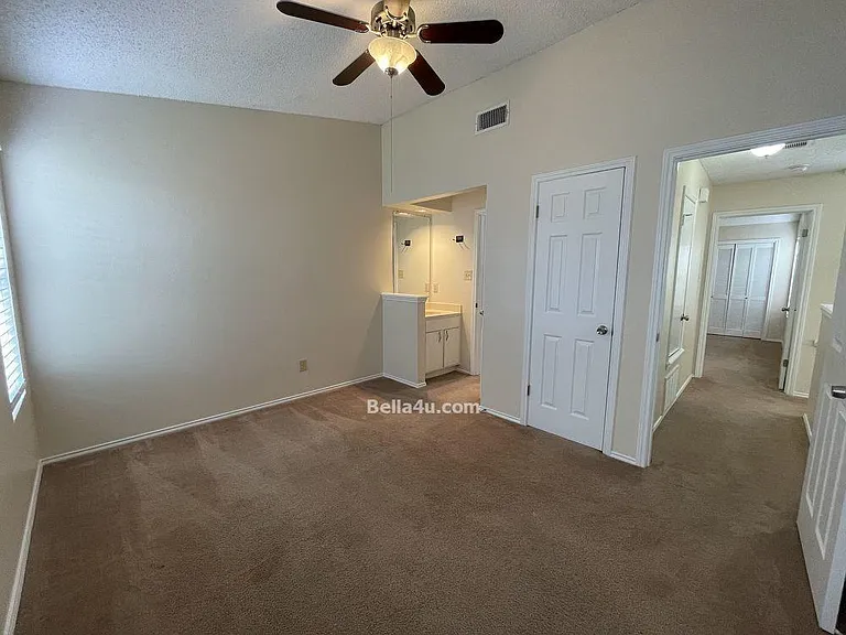 512 Eberhart Ln #605 — Photo 12