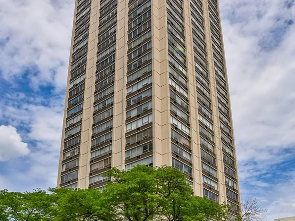 70 W Burton Pl APT 705, Chicago, IL 60610