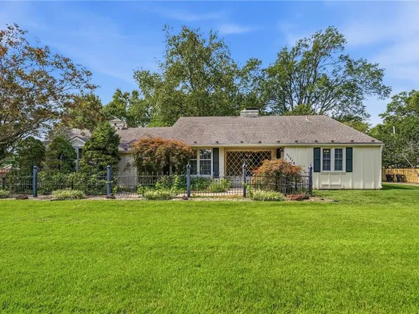 11715 E Markham Rd, Independence, MO 64052