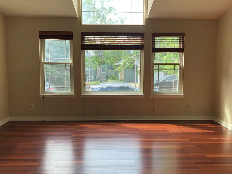 527 W Cactus Ct — Photo 3