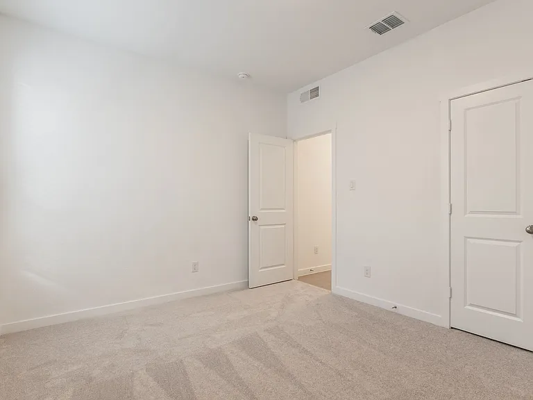 1901 Nokota Pkwy — Photo 12
