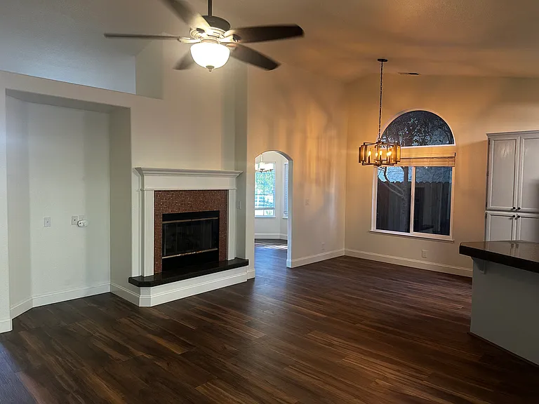 241 Windrose Ct — Photo 5