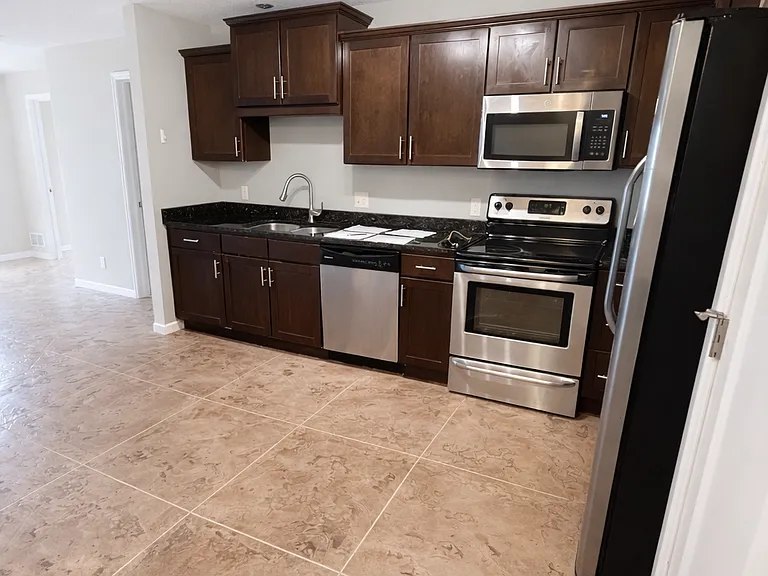 Eagle Crossing Apartments — Photo 7