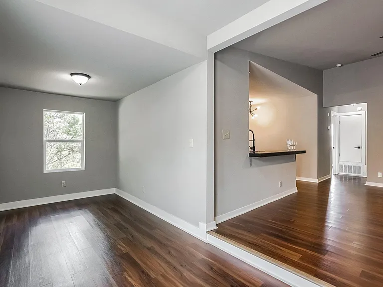 5909 Lago Vista Way #B — Photo 17