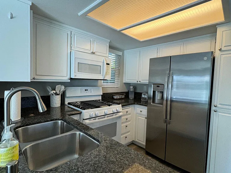 184 Cypress Ave — Photo 13