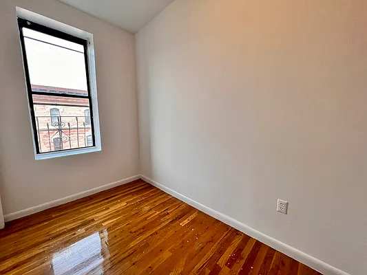 Rented by City Connections Realty | media 8