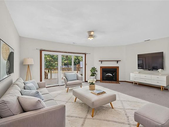 3rd image of 2644 Cove Point Pl