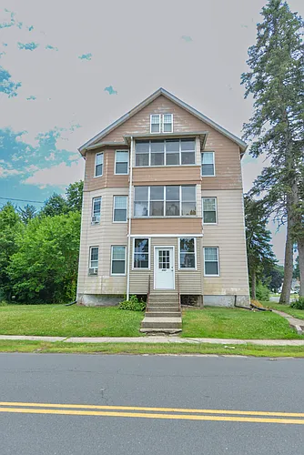 390 Clinton St Photo 1
