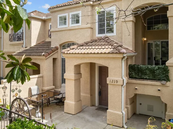 1219 Lost Point Ln, Oxnard, CA 93030