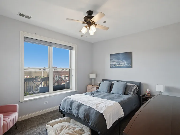 2801 N Oakley Ave #203 — Photo 7
