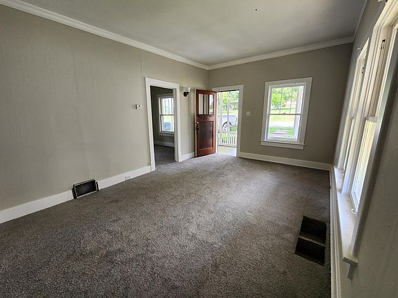 3rd image of 1341 Metropolitan Ave