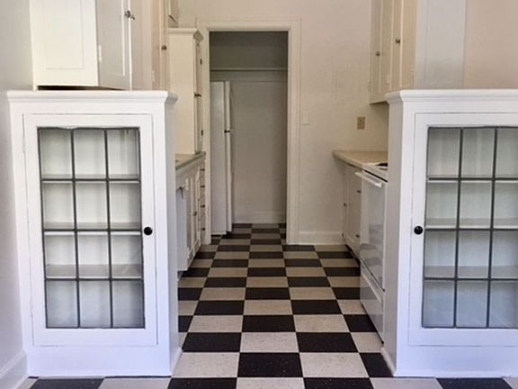 4th image of 903 Bellevue Pl E APT 102