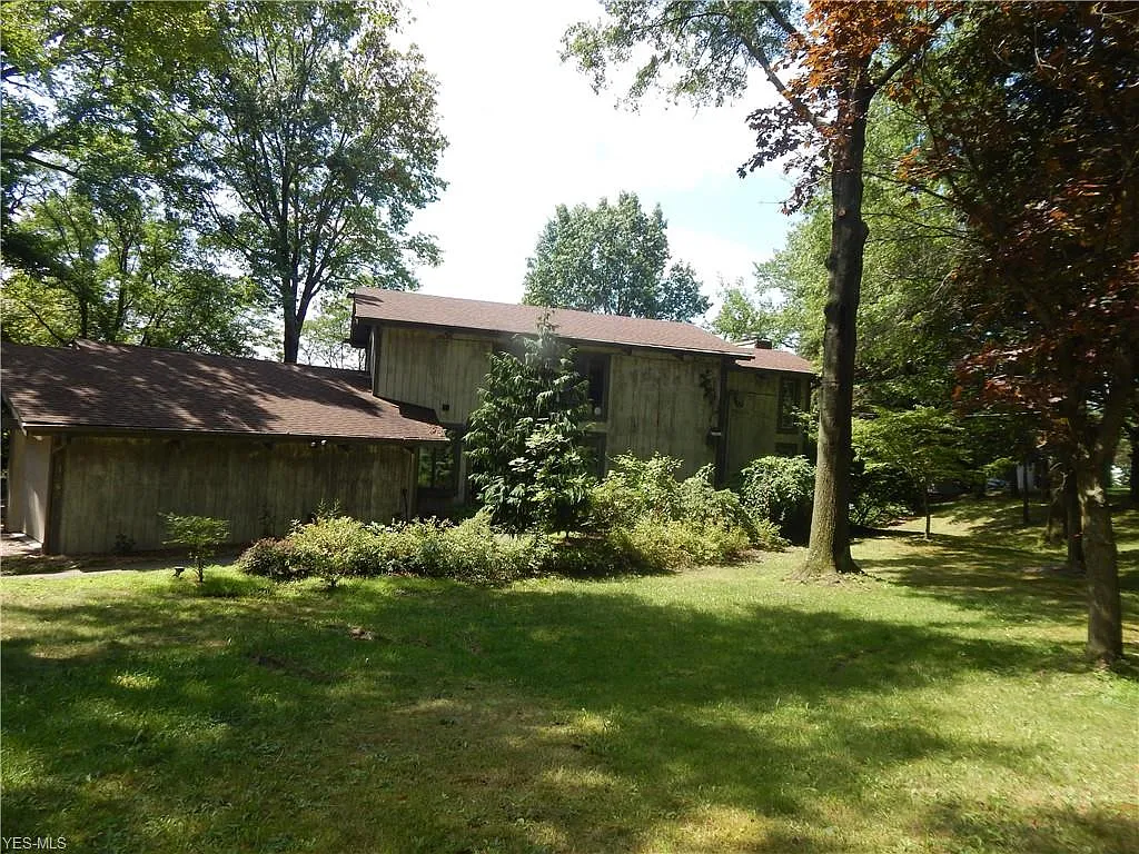 1242 Lake Martin Dr photo 1