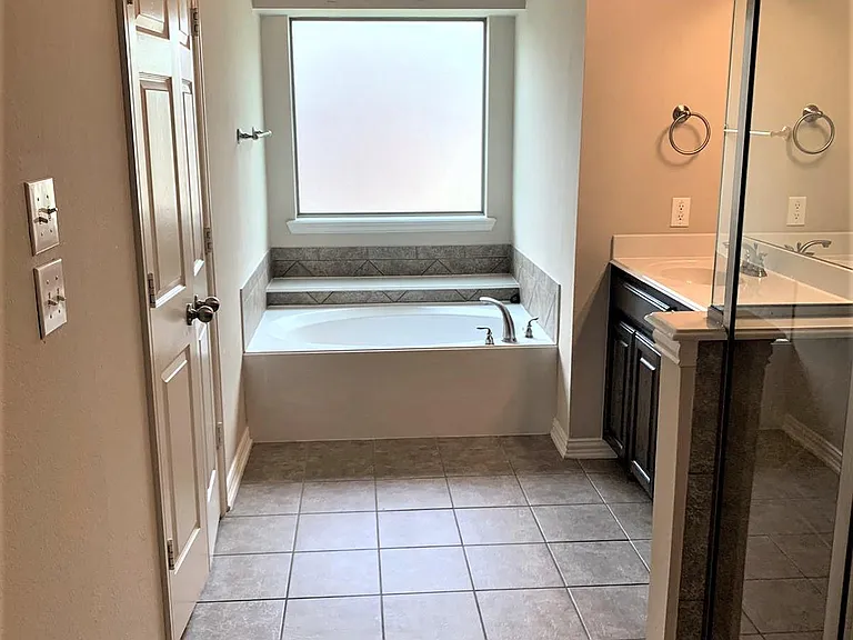 2519 Waterstone Ln — Photo 18