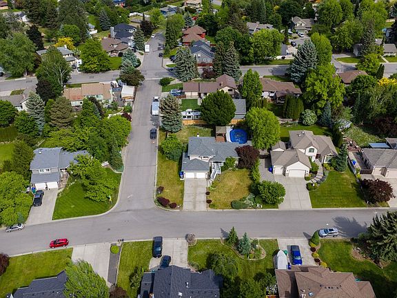 2nd image of 3901 S Sunderland Dr