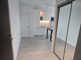 39 Mary St #1603, Barrie, ON L4N1S9