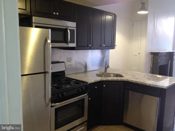 1212 Spruce St APT 1F, Philadelphia, PA 19107