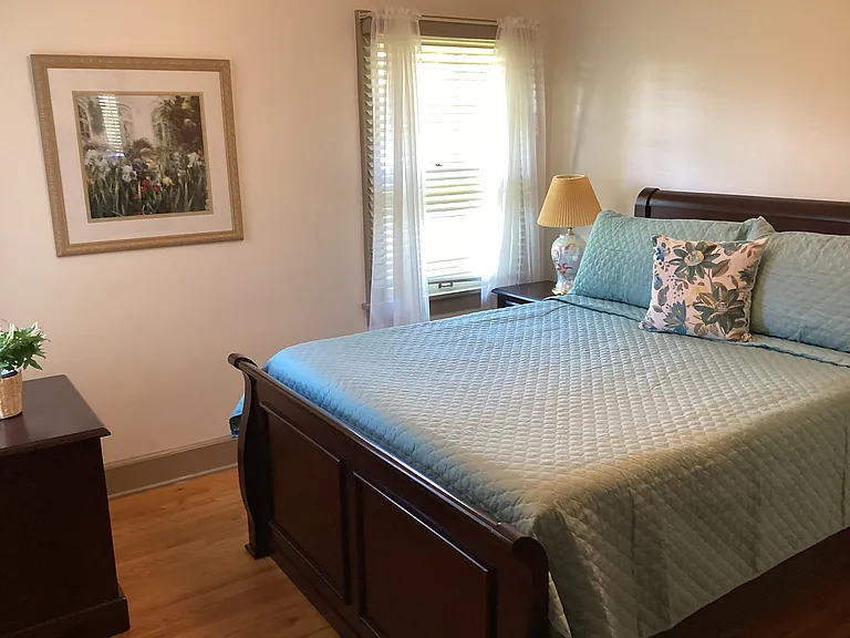 BACK BEDROOM