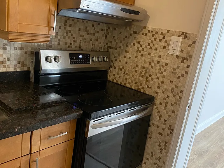 172 Humbercrest Blvd — Photo 6