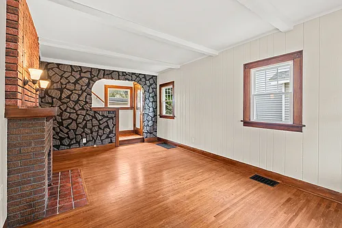 Beautifully Remodeled 3BR Home! Updated Kitchen and Bath, Hardwoods, Basement, Large Fenced Yard ... — Photo 4