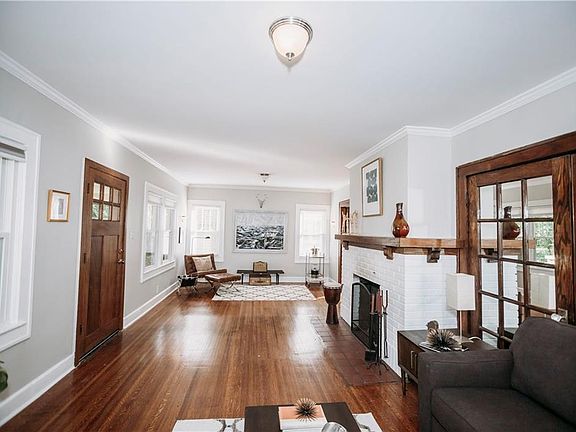 3rd image of 4572 Guilford Ave