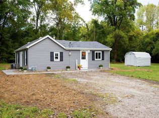 401 West Dr, Cottage Hills, IL 62018