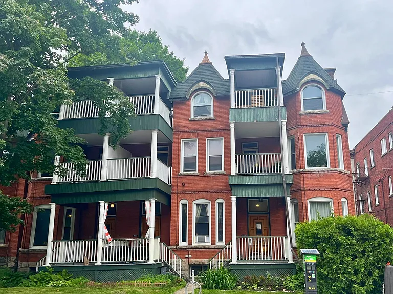 315 Frank St — Photo 2