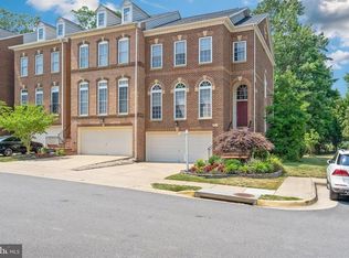 6918 Inlet Cove Dr, Fort Belvoir, VA 22060