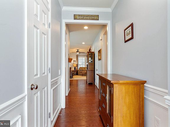4th image of 142 Denison St