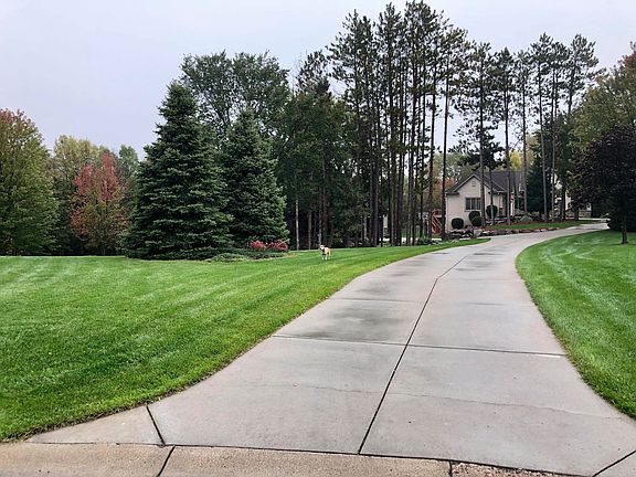 2nd image of 10947 Woodland Dr N